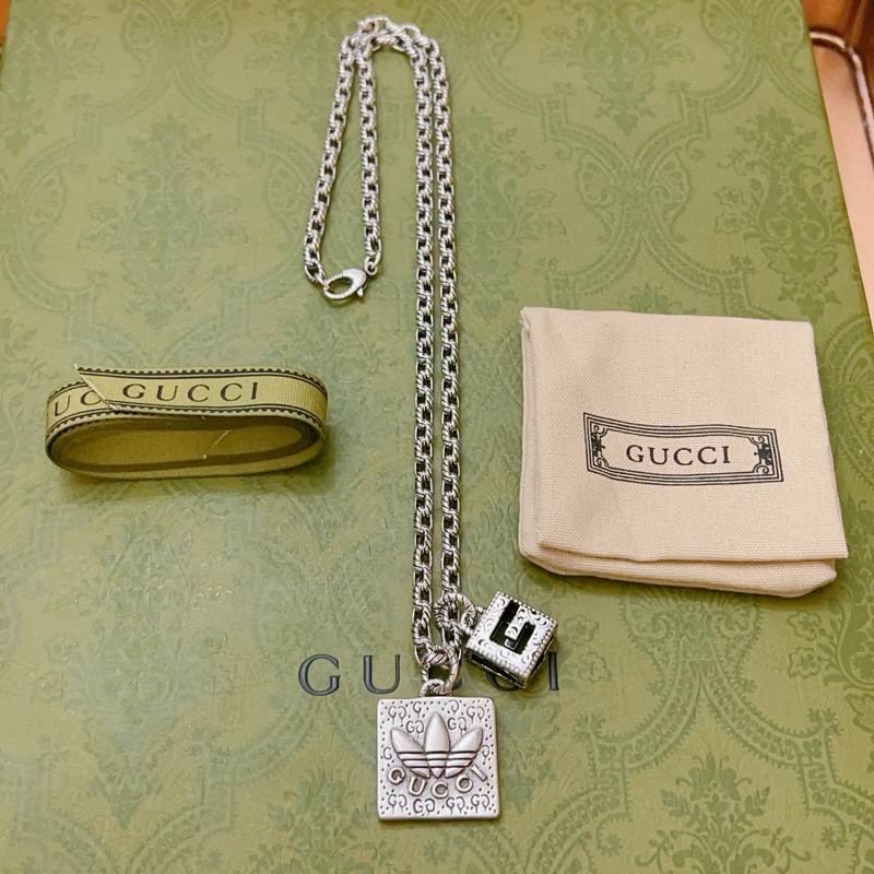 GUC necklaceSUNGLASSES