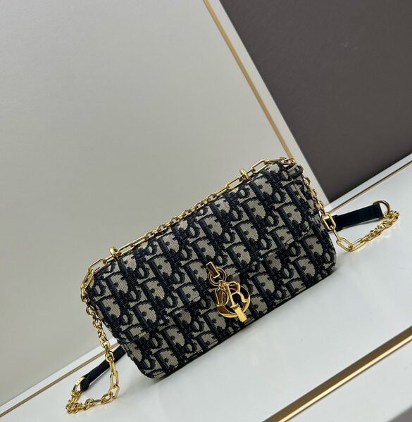 DR Shoulder bag 22x12.5x4cm(Multiple colors)