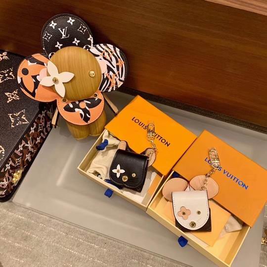 L X V Key Ring（Multiple colors）