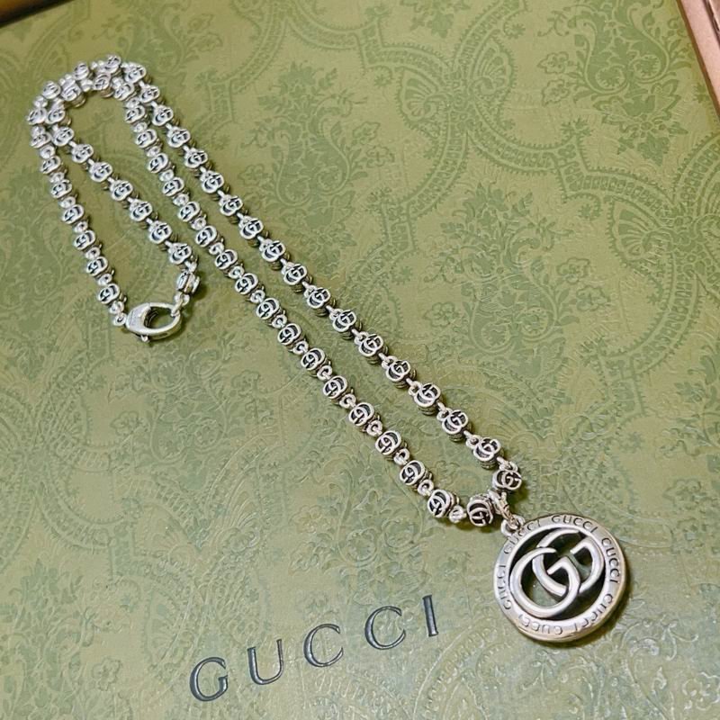 GUC necklaceSUNGLASSES