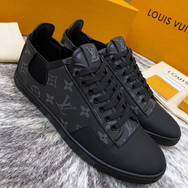 L X V shoesSUNGLASSES