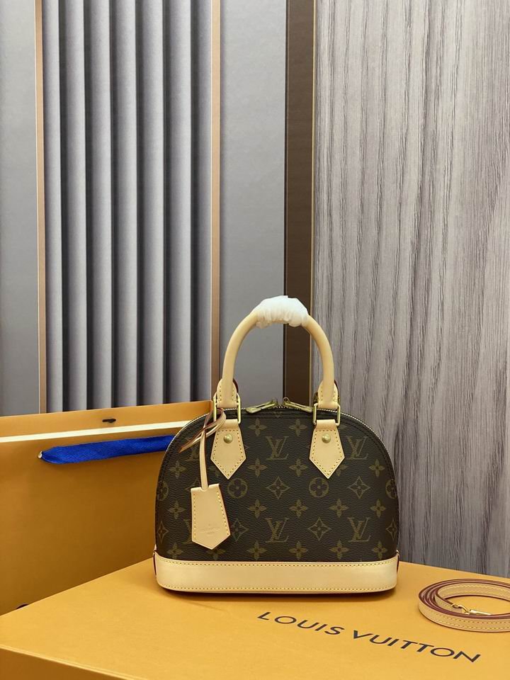 L X V Handbag 25x19x11cm