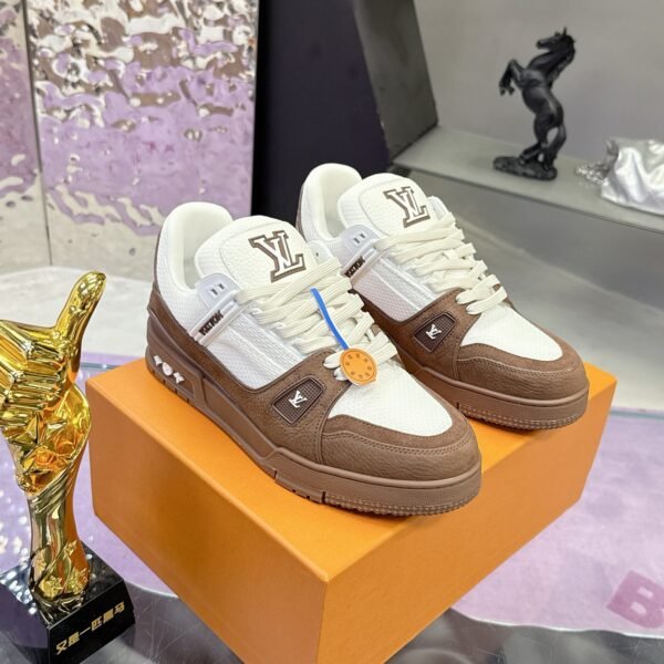 L X V SNEAKERSSUNGLASSES