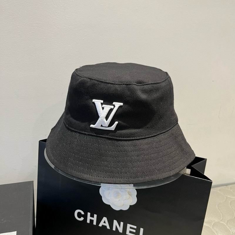 L X V hatSUNGLASSES