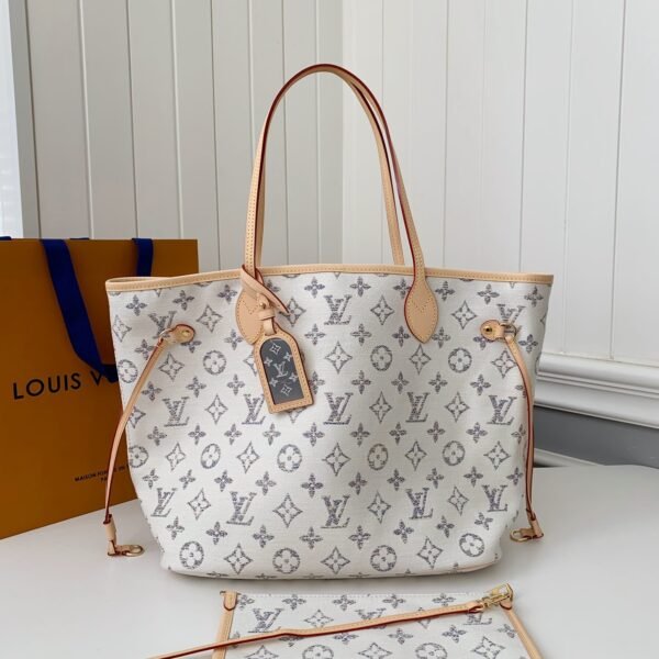 L X V Neverfull medium handbag M24905  Size：31*28*14cm