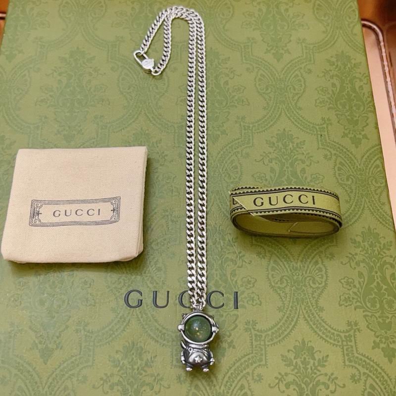 GUC necklaceSUNGLASSES
