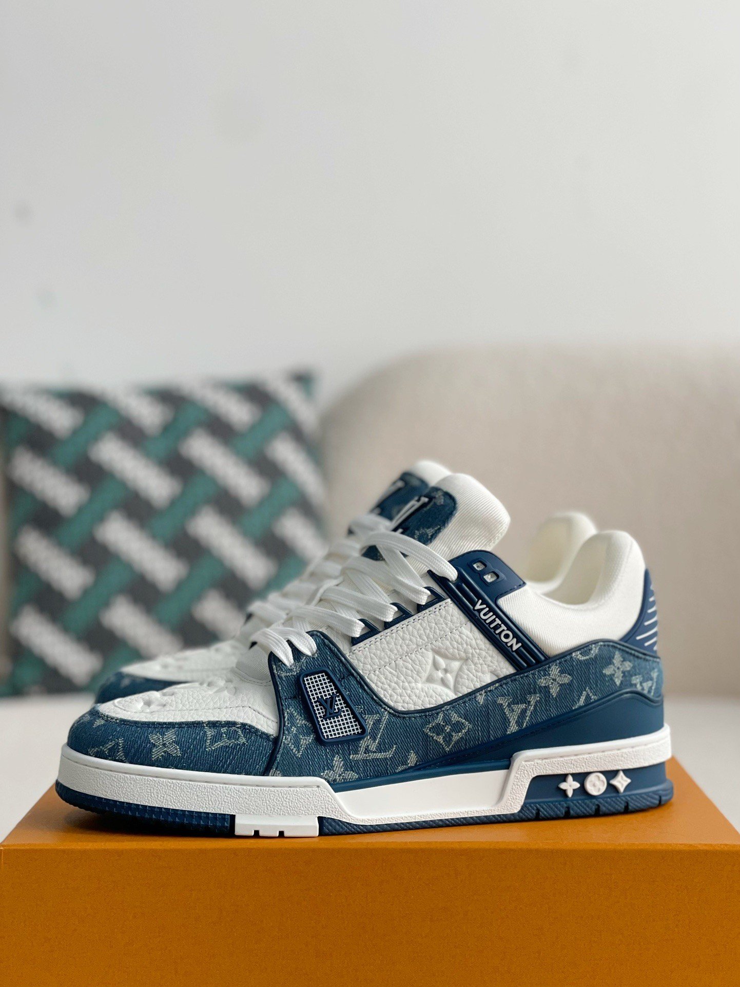 L X V TRAINER 1A8FN8 SneakersSUNGLASSES