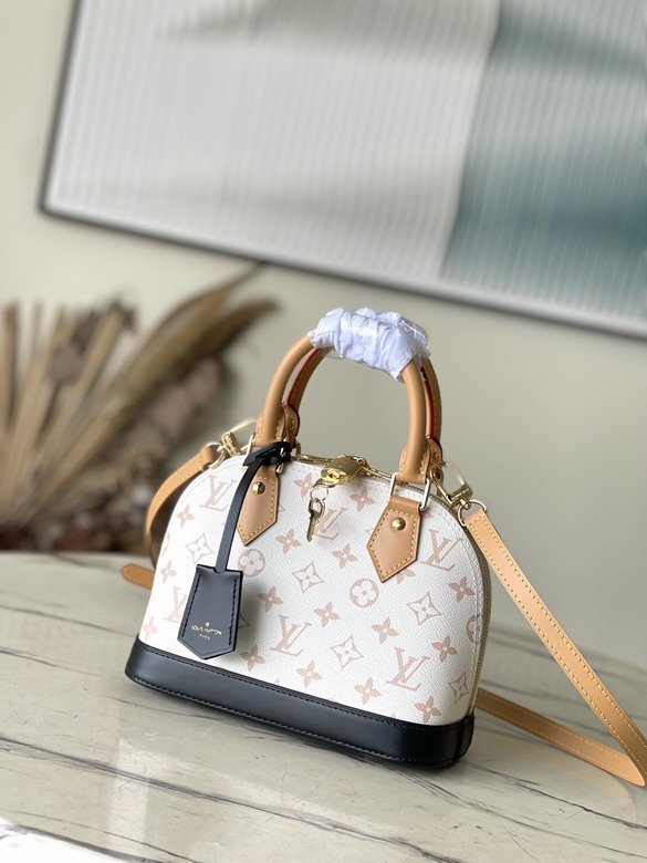 L X V Handbag 23.5x17.5zx11.5cm