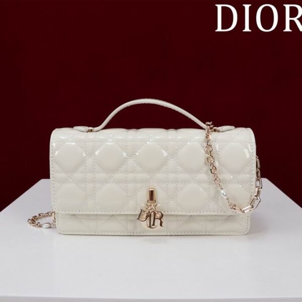 DR Shoulder bag 21X11.5X4.5cm(Multiple colors)