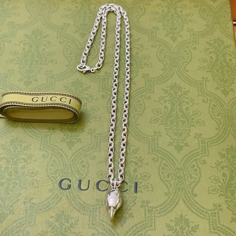 GUC necklaceSUNGLASSES