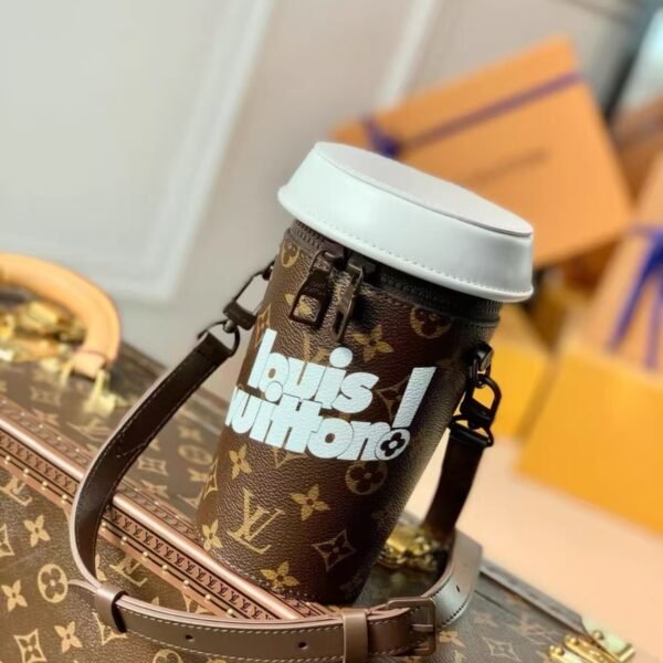 L X V Shoulder bag