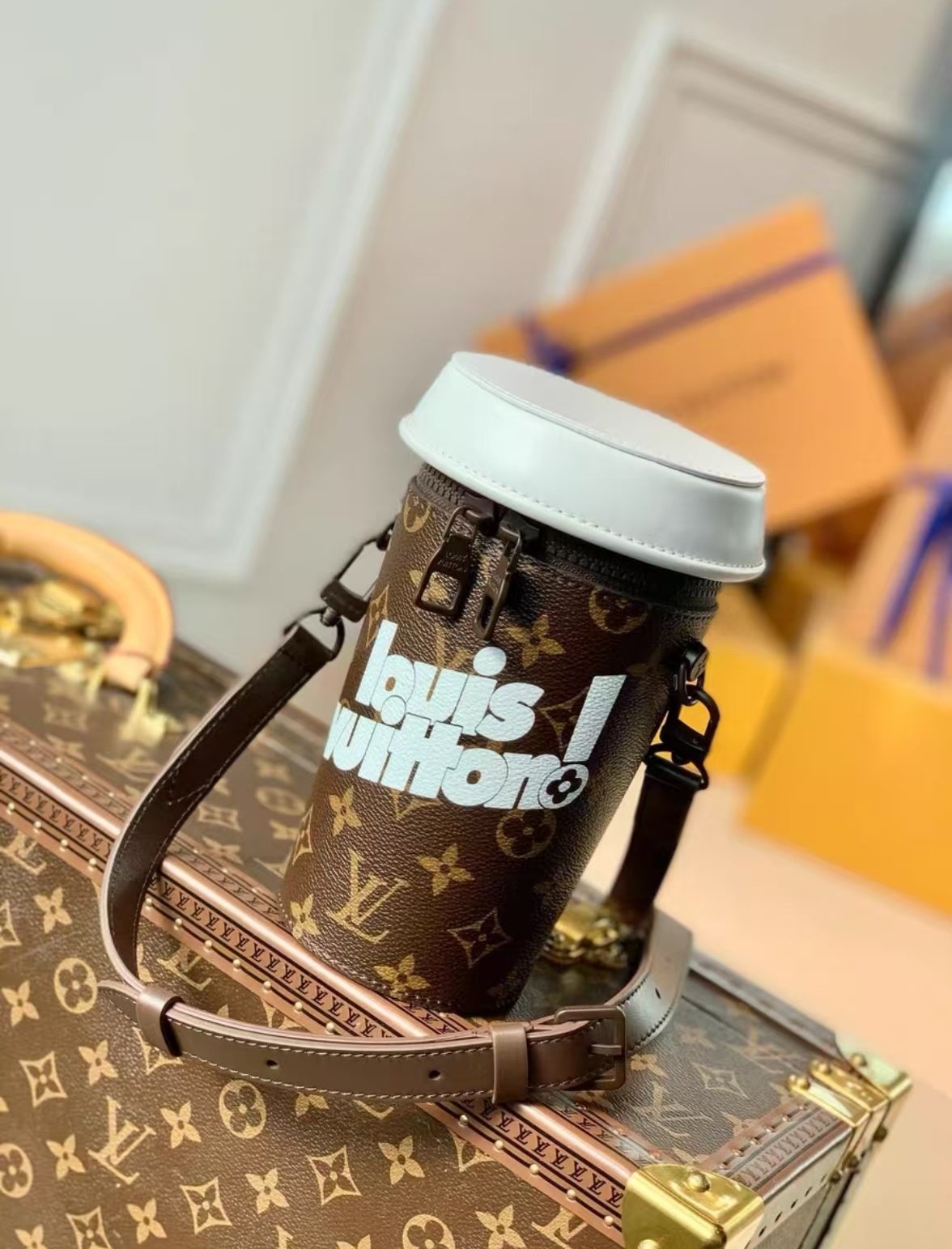 L X V Shoulder bag