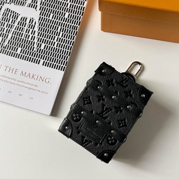L X V Key Ring（Multiple colors）