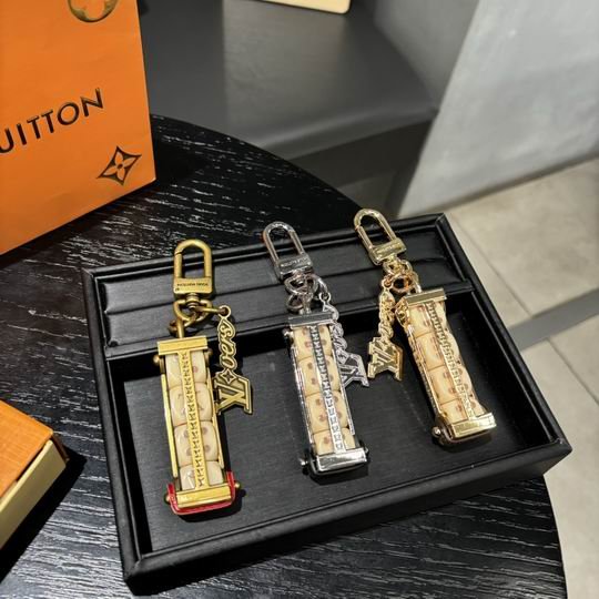 L X V Key Ring（Multiple colors）