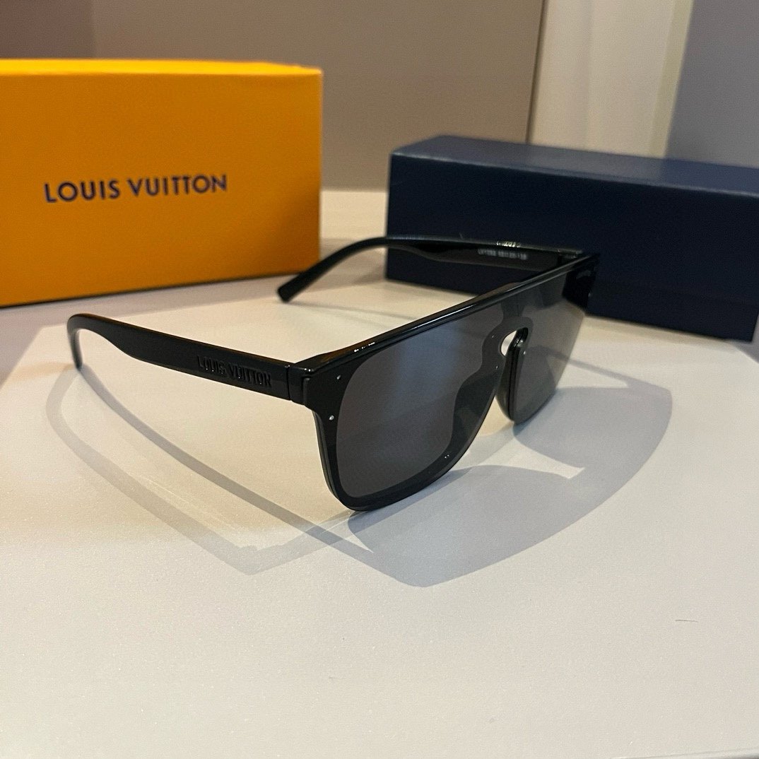 L X V SunglassesSUNGLASSES