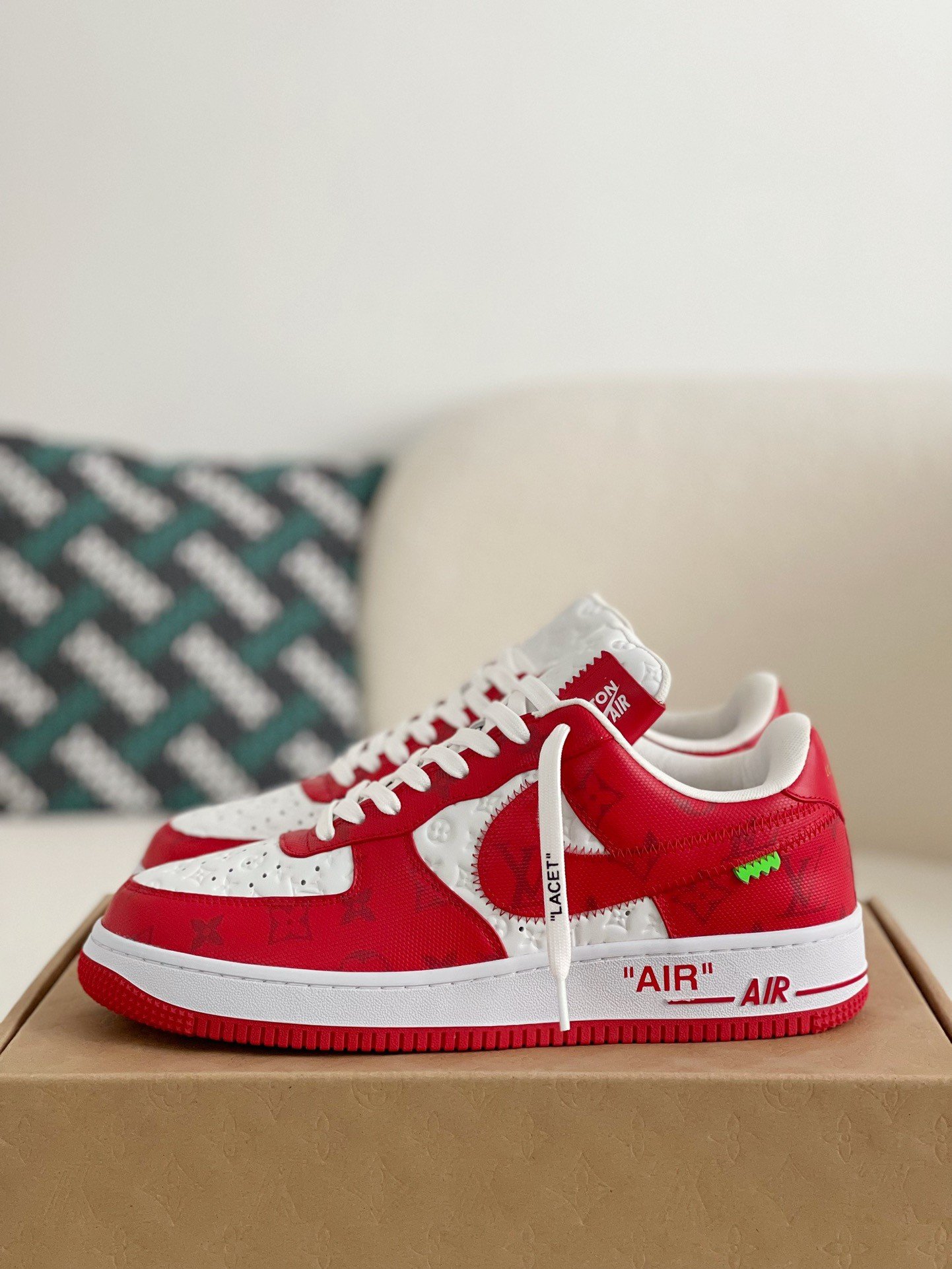 L X V × NK AIR FORCE 1 SNEAKERSUNGLASSES