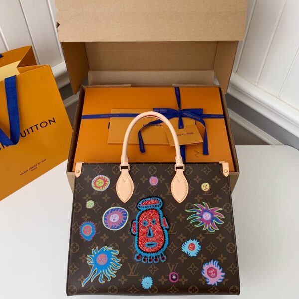 L X V x Yayoi Kusama  ONTHEGO  35*27*14cm