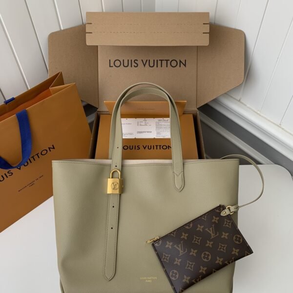 L X V Low Key Cabas Mid -number Handbag M25343  Size: 30*14*47cm