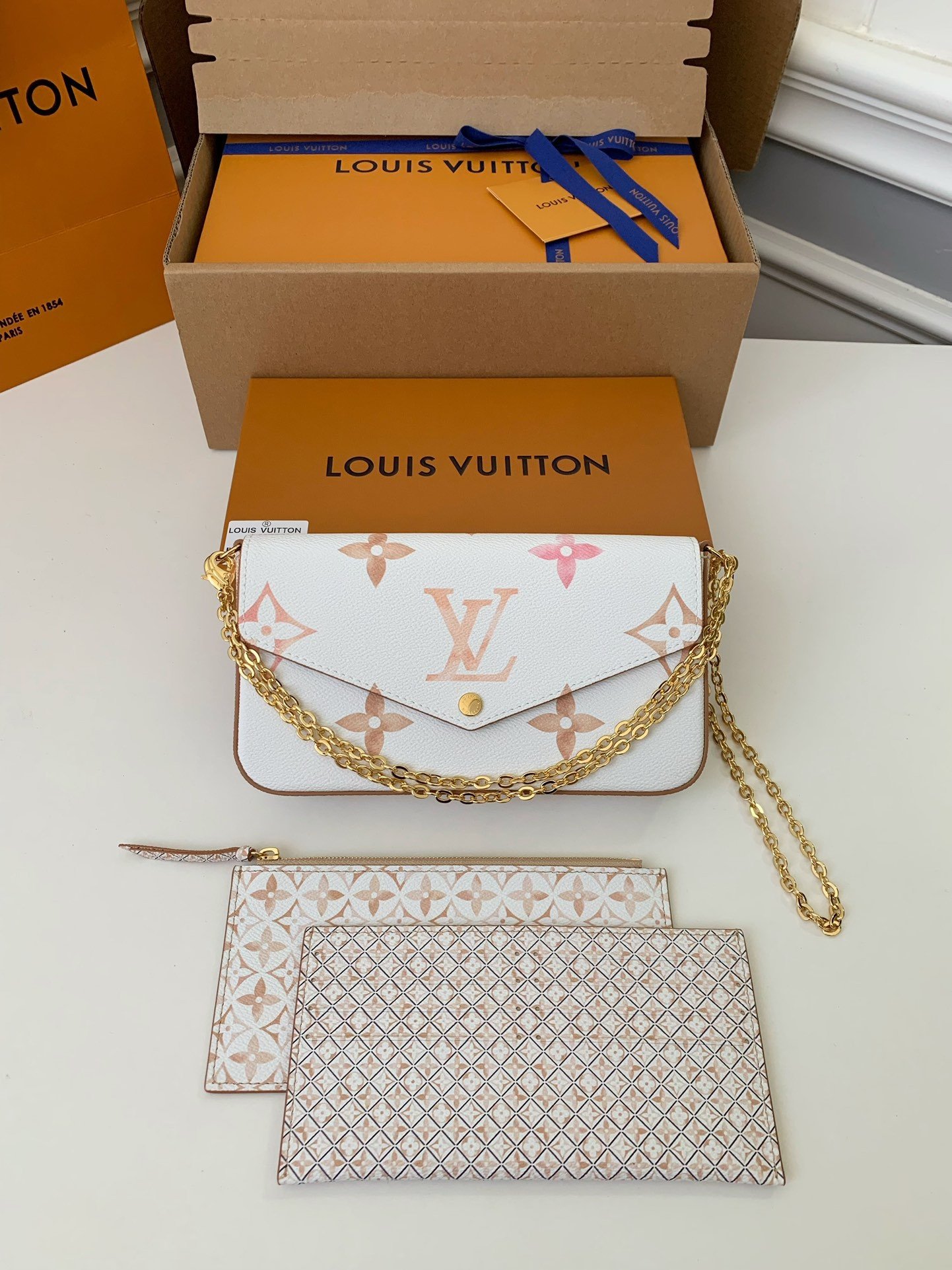L X V POCHETTE FÉLICIE 21*12*3cm