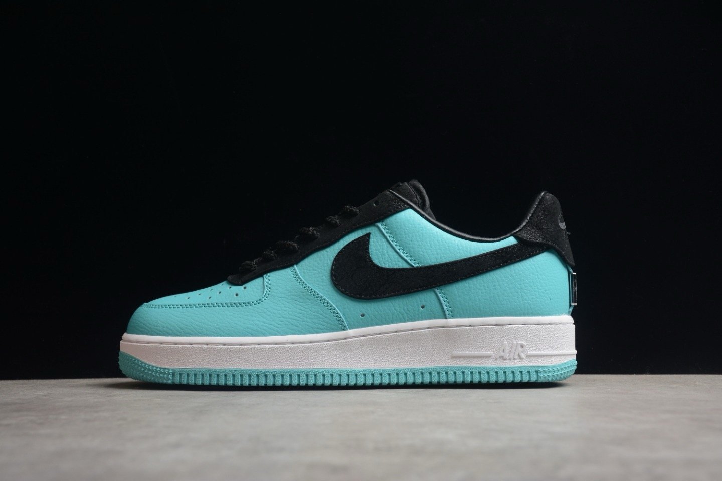 NK Air Force 1 Low Tiffany & Co. 1837 DZ1382-002SUNGLASSES