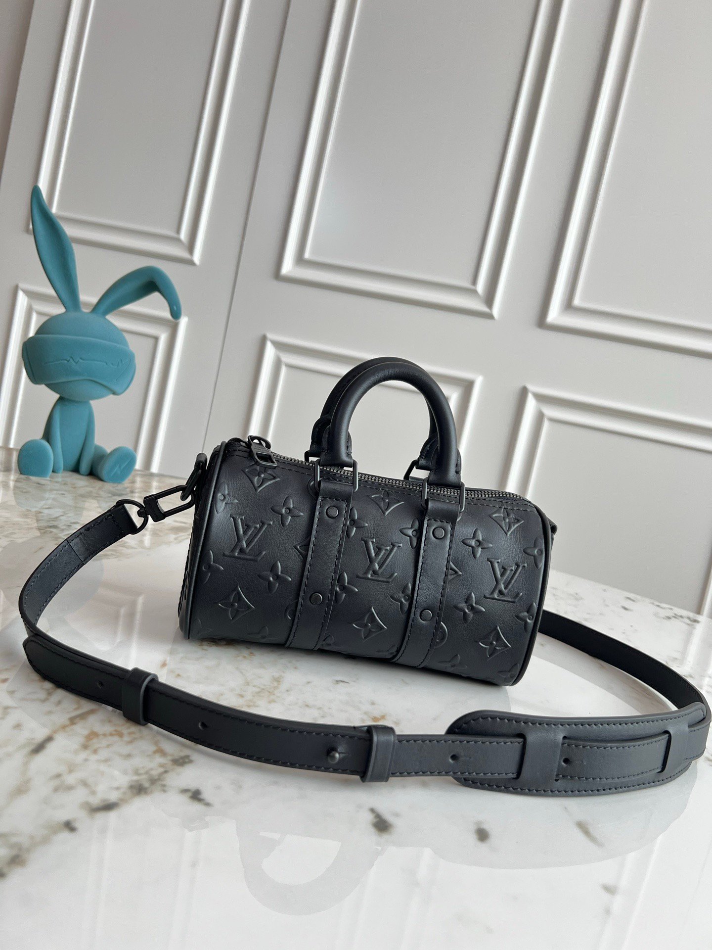 LouisV M57960 Keepall XS Monogram Seal (21x12x9cm)