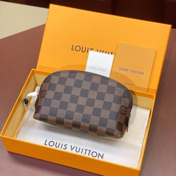 M47515 Louis Vuitton Cosmetic Pouch  Bag  （17*12*6CM）